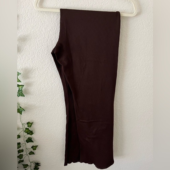 H&M brown ribbed flare leggings size XXL, very comfortable and stretchy - Picture 4 of 4